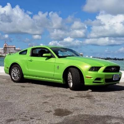 2014  Mustang Premium V-6
