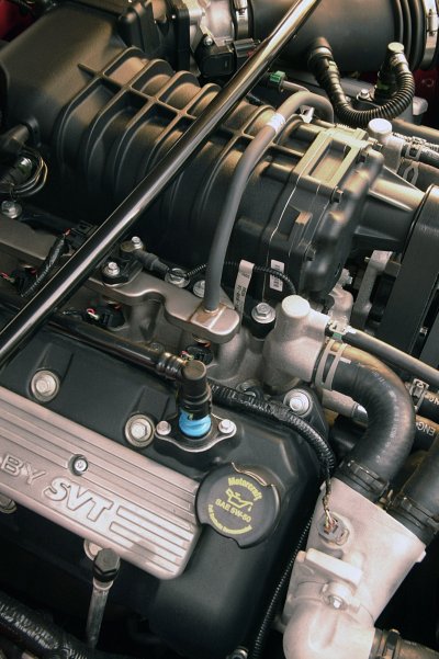 2007 gt 500 engine compartment